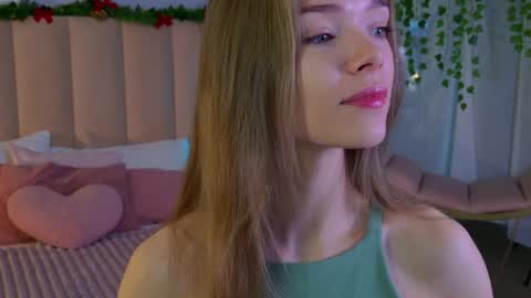 Snapshot of eva_natsumi chatting on December 28, 5:33 am Eva online show from December 28, 5:33 am