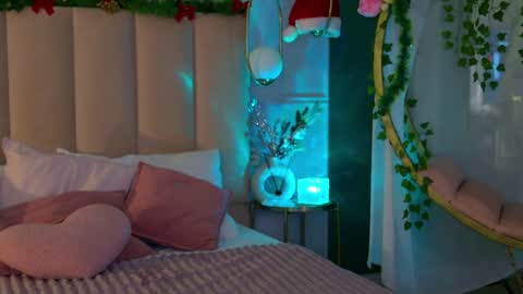 Snapshot of eva_natsumi chatting on December 23, 5:28 am Eva online show from December 23, 5:28 am