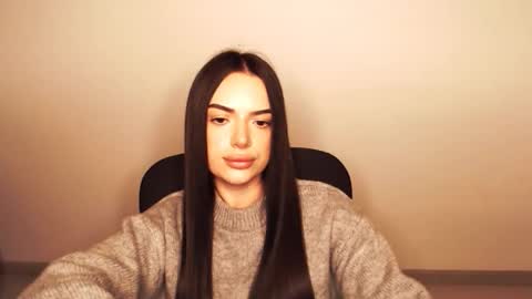 Snapshot of eva_rossee_ chatting on October 17, 6:11 pm Eva online show from October 17, 6:11 pm