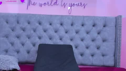 eva_smith5 online show from May 1, 9:40 pm