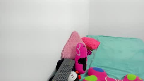 Estefania online show from February 8, 12:36 am