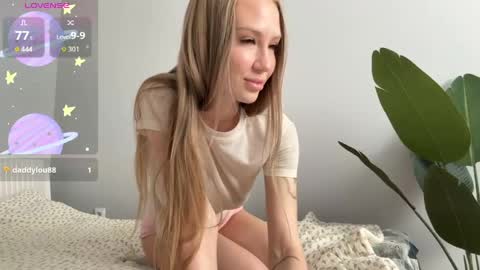 Hello Im Eva online show from April 22, 5:37 am