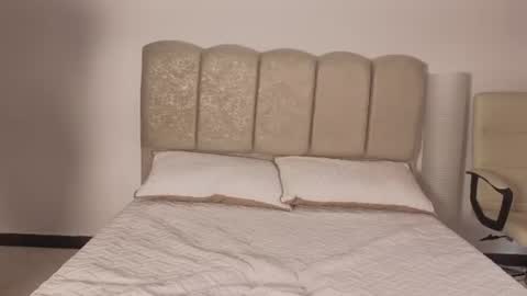 evaa_jonness online show from June 12, 12:24 pm