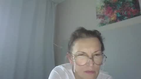 Snapshot of evaglad chatting on October 13, 6:05 am evaglad online show from October 13, 6:05 am