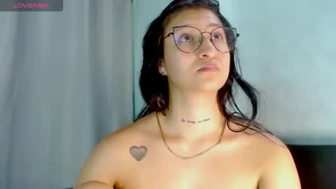 Evah Lee online show from March 2, 7:15 am