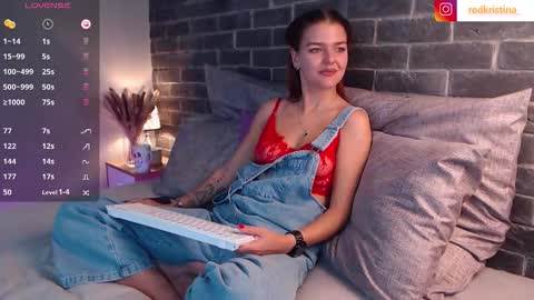 Snapshot of evamerlo chatting on September 30, 9:26 am Kristina online show from September 30, 9:26 am