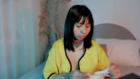 Snapshot of evangeline_bell chatting on September 18, 12:26 pm Eva online show from September 18, 12:26 pm