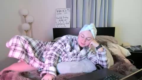 Evan Harlowe online show from April 8, 3:08 am