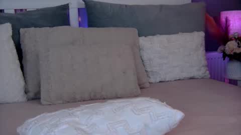 evareyss online show from December 15, 3:39 pm