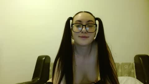 EvaRyde online show from December 23, 5:22 am