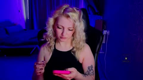 evavibe online show from April 13, 7:20 am