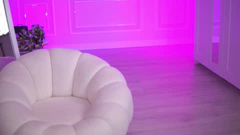 Eva online show from November 8, 10:15 pm