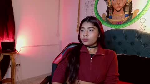 evelin_jones18 online show from March 21, 5:12 am