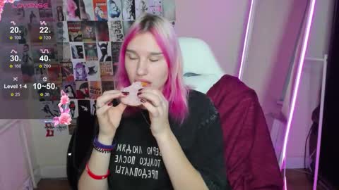 Evelina online show from December 3, 2:25 am