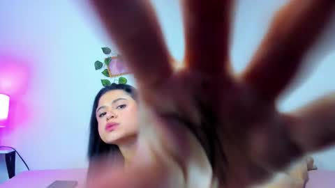 Snapshot of evelinmiller9 chatting on October 25, 2:19 am Evelin Miller online show from October 25, 2:19 am