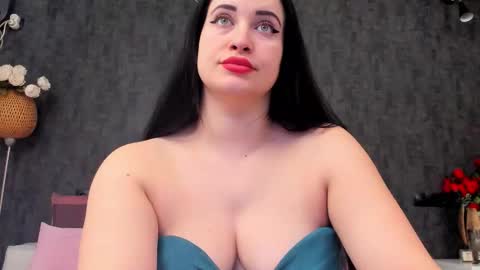 evellynereys online show from November 4, 4:17 am