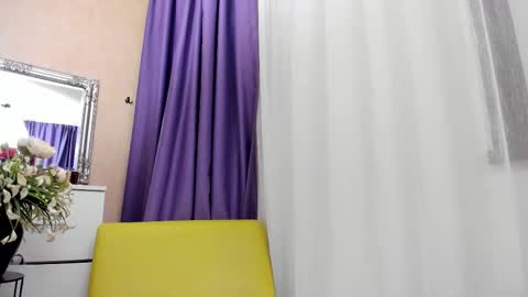 evellynereys online show from January 9, 5:12 am