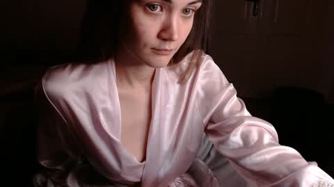 Snapshot of evelyn_gg chatting on December 14, 2:44 am Evelyn online show from December 14, 2:44 am