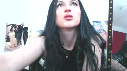 Snapshot of evelyn_sheeran chatting on October 10, 4:39 am Julieta online show from October 10, 4:39 am
