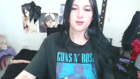 Snapshot of evelyn_sheeran chatting on September 16, 4:53 am Julieta online show from September 16, 4:53 am