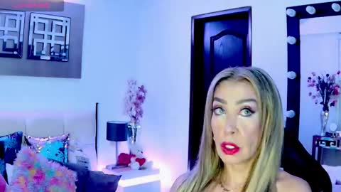 EvelynaGrey online show from November 17, 2:34 am