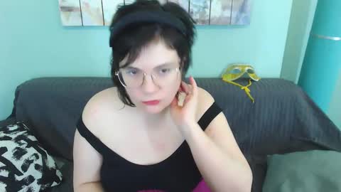 Everly online show from February 18, 8:15 pm