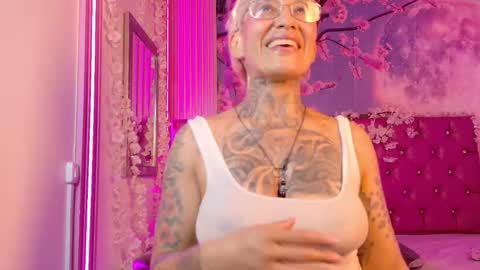 everlyn_sexx online show from February 28, 9:58 pm