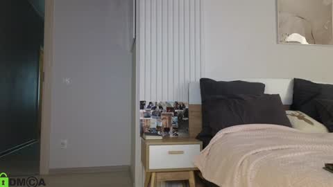 Snapshot of evi_woow chatting on February 4, 6:49 pm evi_woow online show from February 4, 6:49 pm