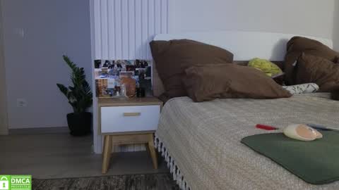 Snapshot of evi_woow chatting on October 10, 1:10 am evi_woow online show from October 10, 1:10 am