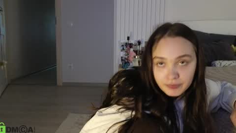 evi_woow online show from April 6, 9:38 pm