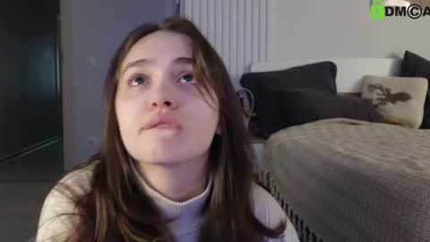 Snapshot of evi_woow chatting on March 11, 2:32 am evi_woow online show from March 11, 2:32 am