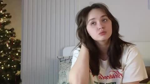 Snapshot of evi_woow chatting on December 21, 7:16 pm evi_woow online show from December 21, 7:16 pm