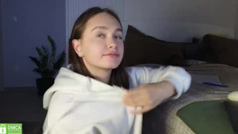 Snapshot of evi_woow chatting on October 7, 2:49 am evi_woow online show from October 7, 2:49 am