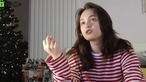 Snapshot of evi_woow chatting on January 2, 6:56 pm evi_woow online show from January 2, 6:56 pm