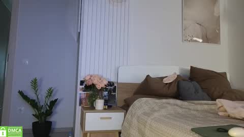 Snapshot of evi_woow chatting on October 24, 1:23 am evi_woow online show from October 24, 1:23 am