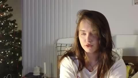 Snapshot of evi_woow chatting on December 28, 7:01 pm evi_woow online show from December 28, 7:01 pm