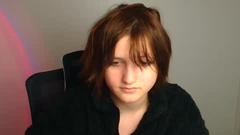 Evie online show from February 9, 7:43 am