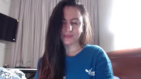 Evie online show from February 28, 6:32 am