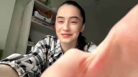Chloe online show from May 13, 3:40 pm