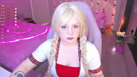 Snapshot of exhoneyangel chatting on February 24, 10:02 am Amy online show from February 24, 10:02 am