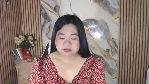 SHANTAL MARIE online show from April 6, 6:47 am