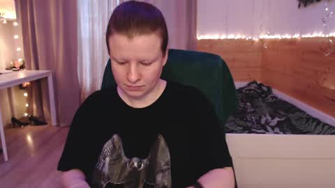 Crystal online show from April 28, 5:06 pm