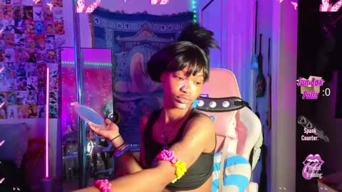 Faexfae online show from May 18, 10:54 am