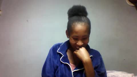 faiqua95 online show from April 21, 1:42 am