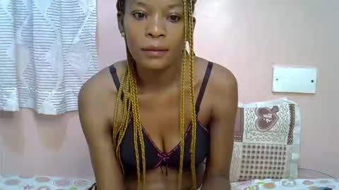 faizah_ online show from March 25, 12:16 am