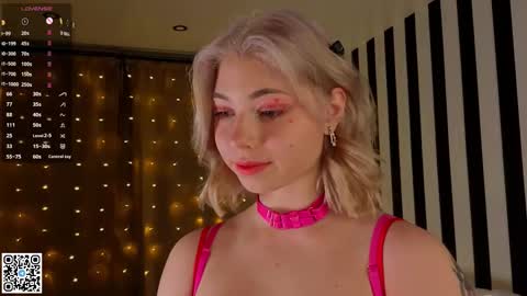 Emilia online show from November 19, 4:12 am