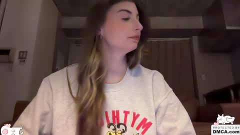 Ella online show from May 15, 1:03 pm
