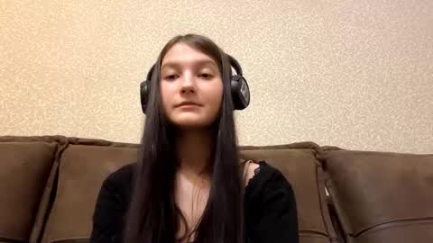 Aurora 18yo online show from November 18, 11:55 am