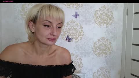 favorite_angel online show from October 24, 11:50 am