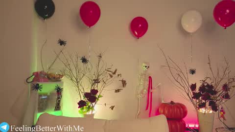 Snapshot of feelbetterwithme chatting on October 23, 3:45 am Princess Kate HOT ANAL VID ON FANSLY Help me reach 100 likes online show from October 23, 3:45 am